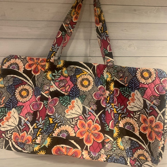 Vera Bradley Handbags - ‼️FIRM‼️ NWT Vera Bradley xl duffel bag Kauai floral